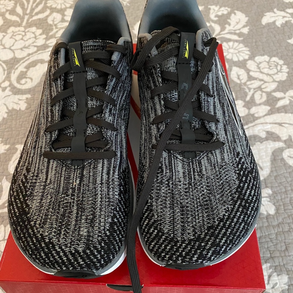Altra Escalante 2 Running shoes 8.5 NEW
